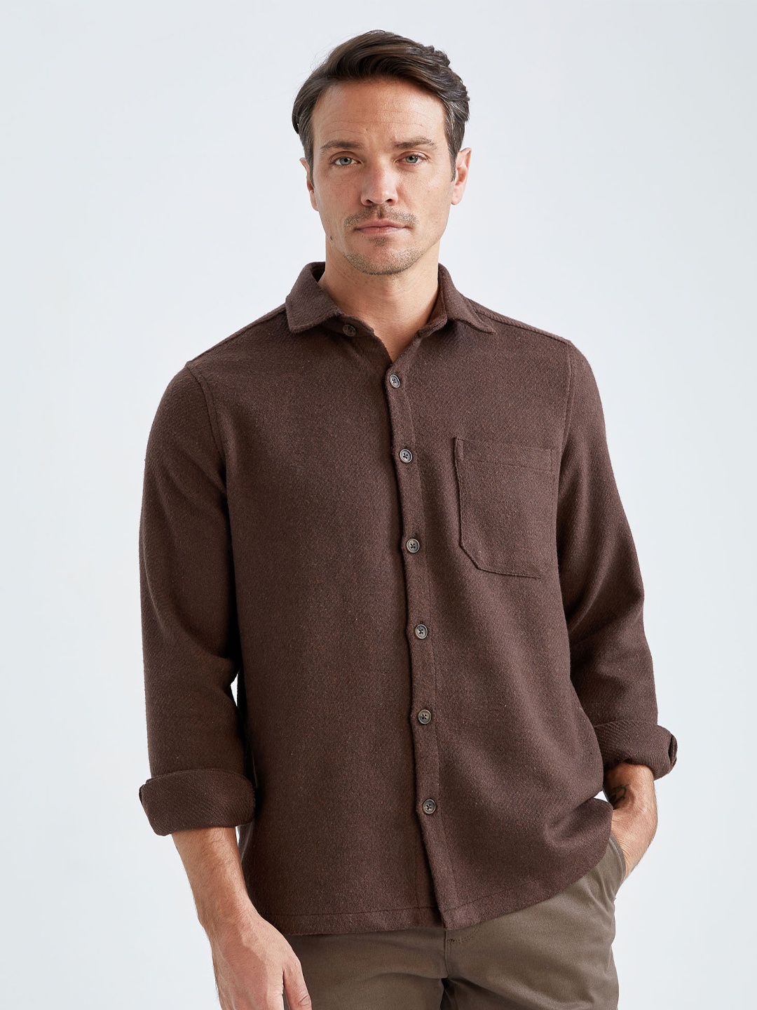 

DeFacto Men Brown Solid Casual Shirt