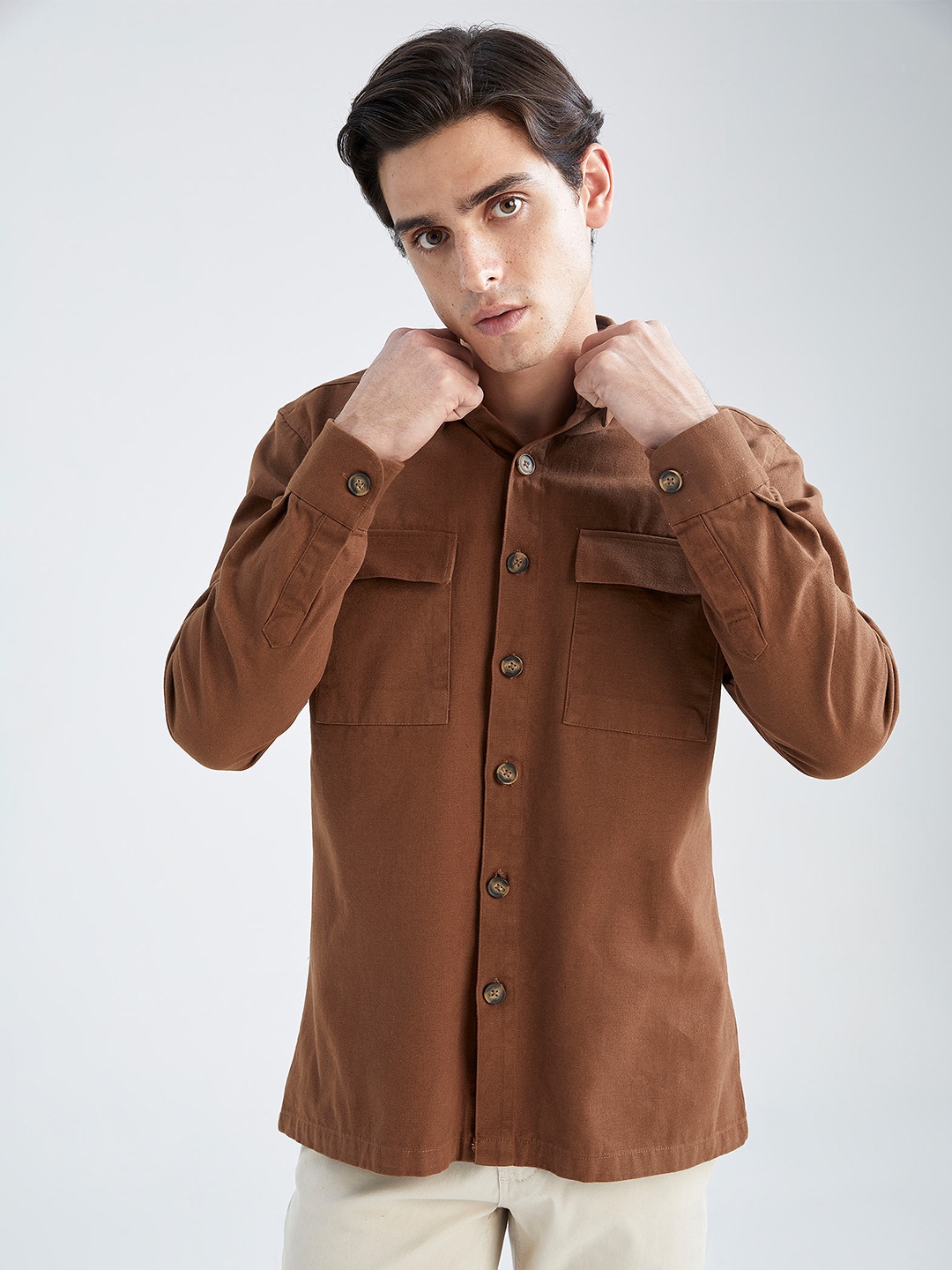 

DeFacto Men Brown Solid Pure Cotton Casual Shirt