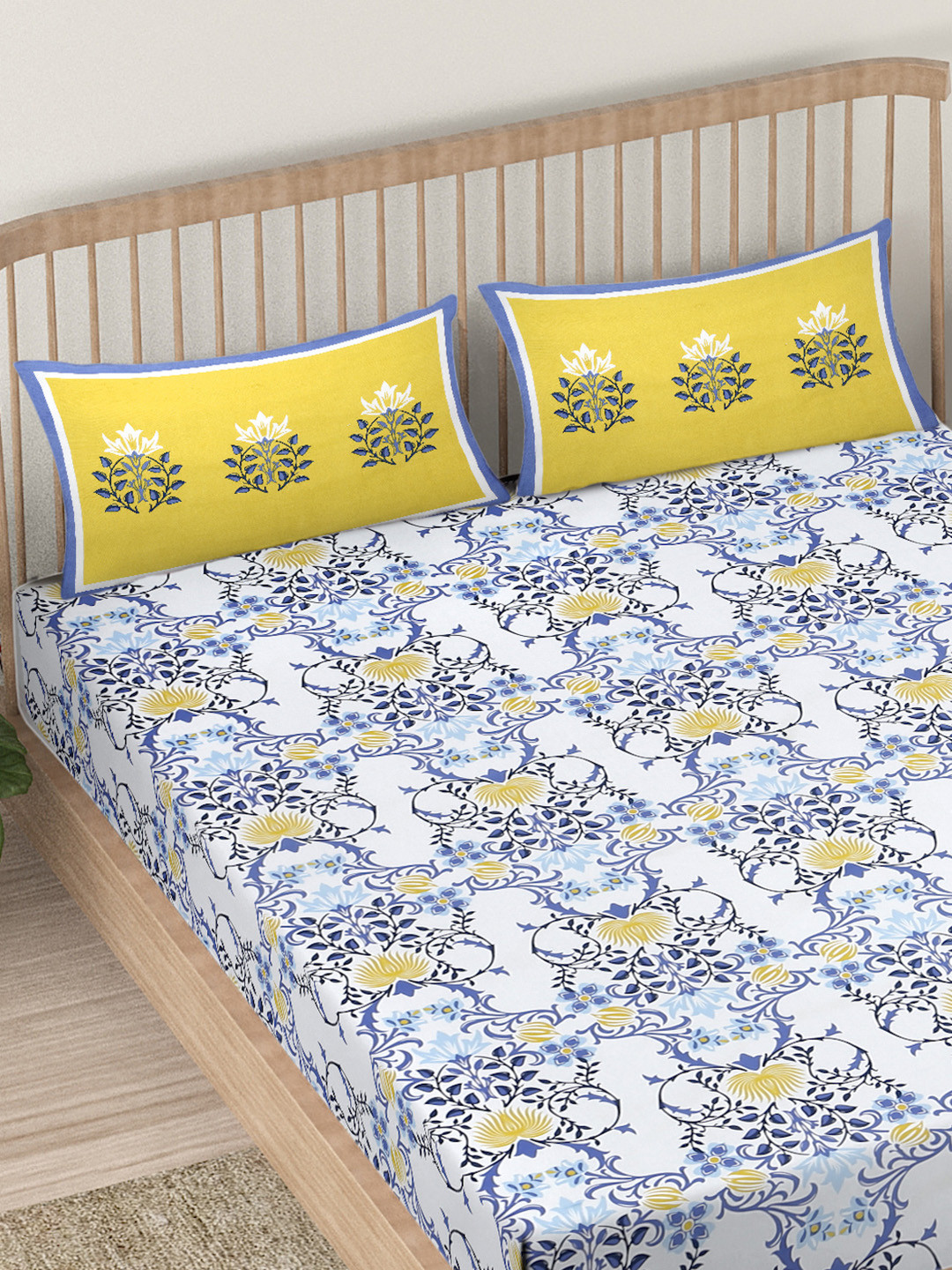 

EK BY EKTA KAPOOR Kamal White & Blue Floral 120 TC Cotton King Bedsheet 2 Pillow Covers