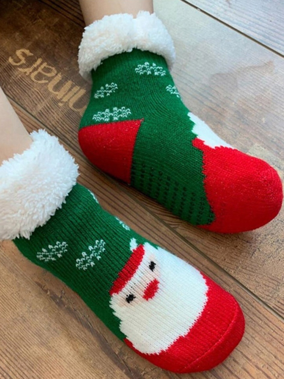 

EL REGALO Kids Red & Green Patterned Calf-Length Winter Socks