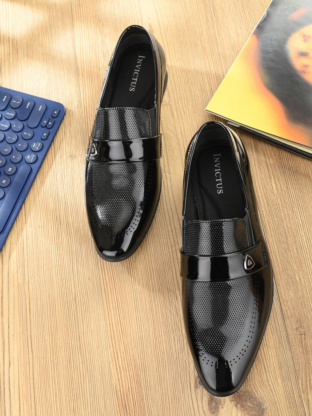 

INVICTUS Men Black Solid Formal Slip on Shoes