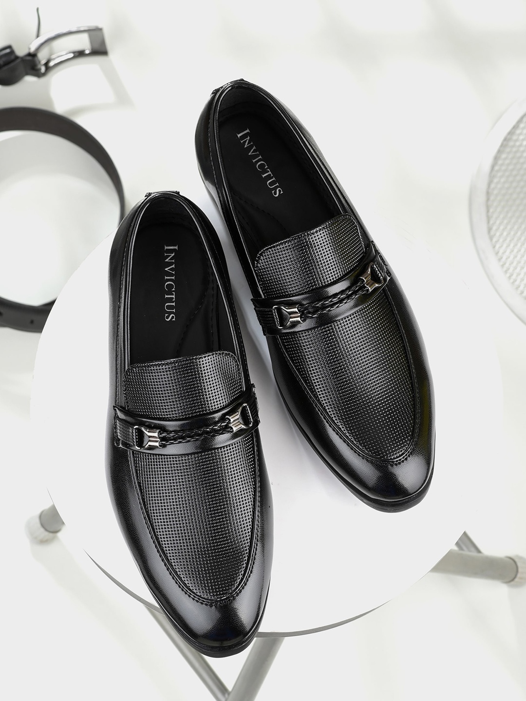 

INVICTUS Men Black Textured Formal Loafers