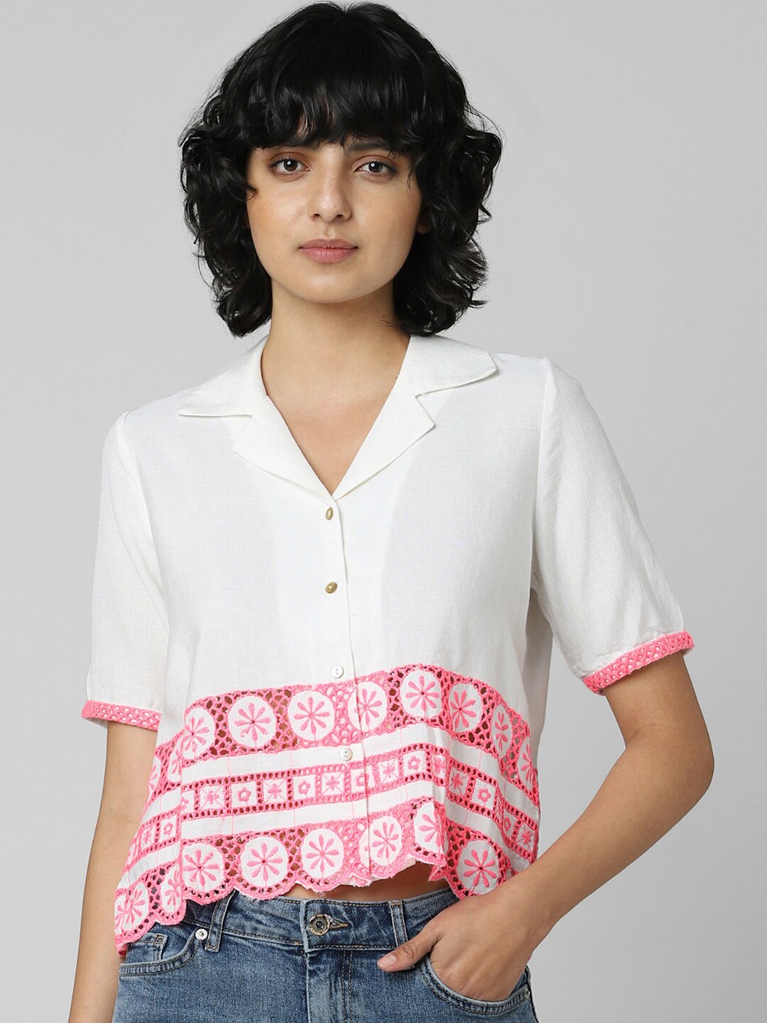 

ONLY Women White Boxy Printed Casual Shirt