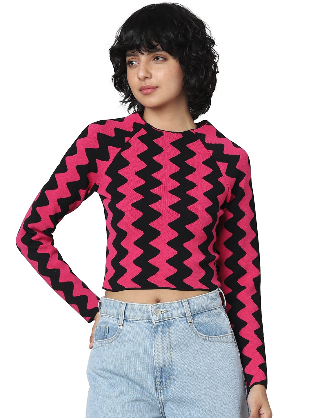 

ONLY Women Black & White Chevron Printed Crop Pullover