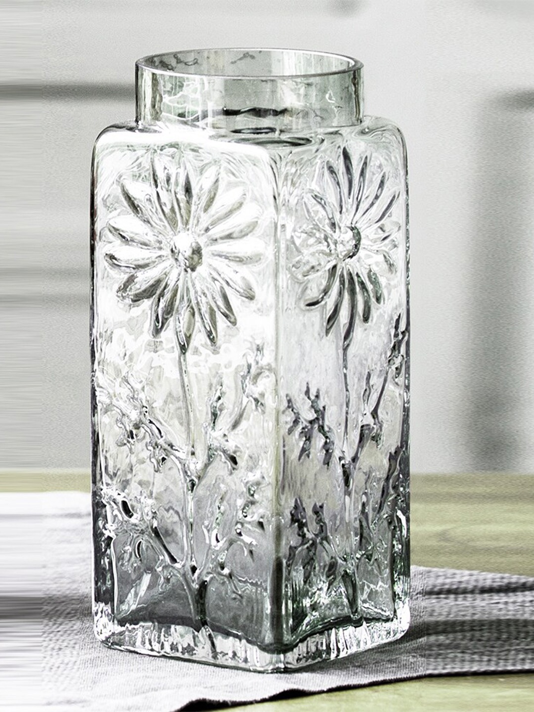 

DARTINGTON Transparent Crystal Marguerite Tall Flower Vase