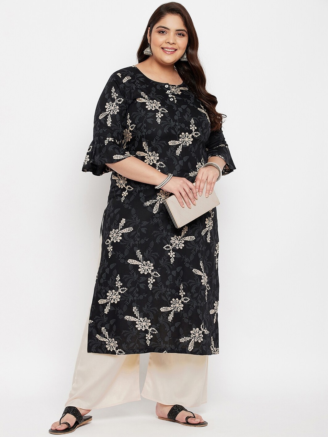 

Tissu Women Black Floral Printed Kurta with Palazzos