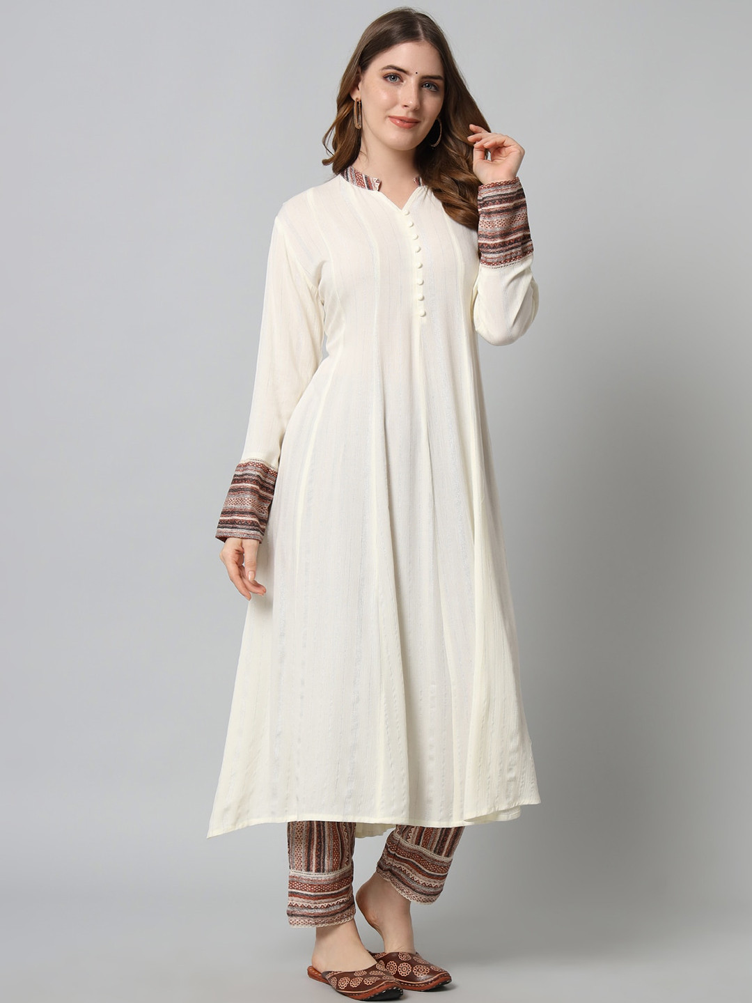

Silai Bunai Women Off White Ethnic Motifs Kurta with Trousers & Dupatta