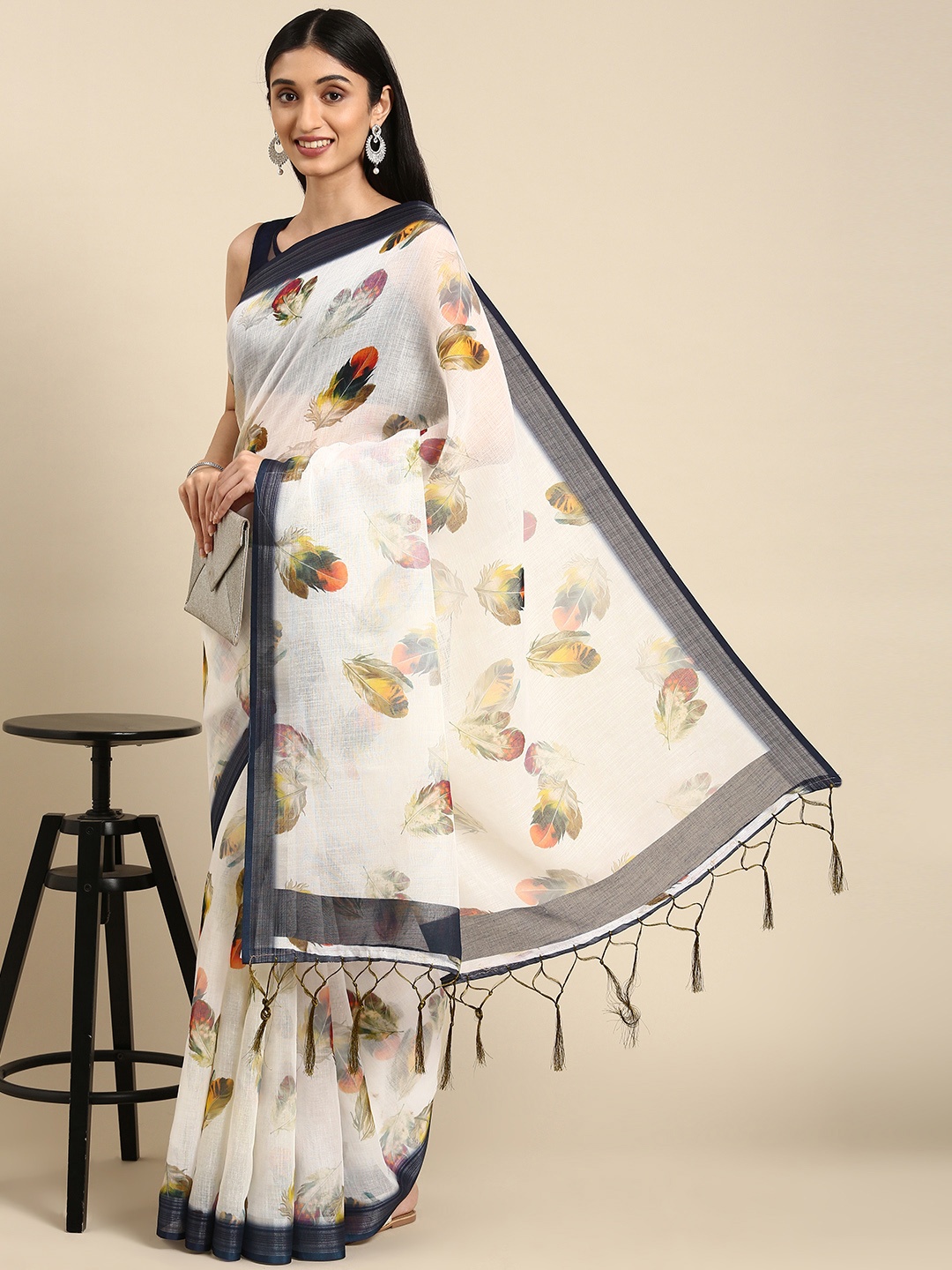 

Anouk White & Green Ethnic Motifs Pure Linen Saree