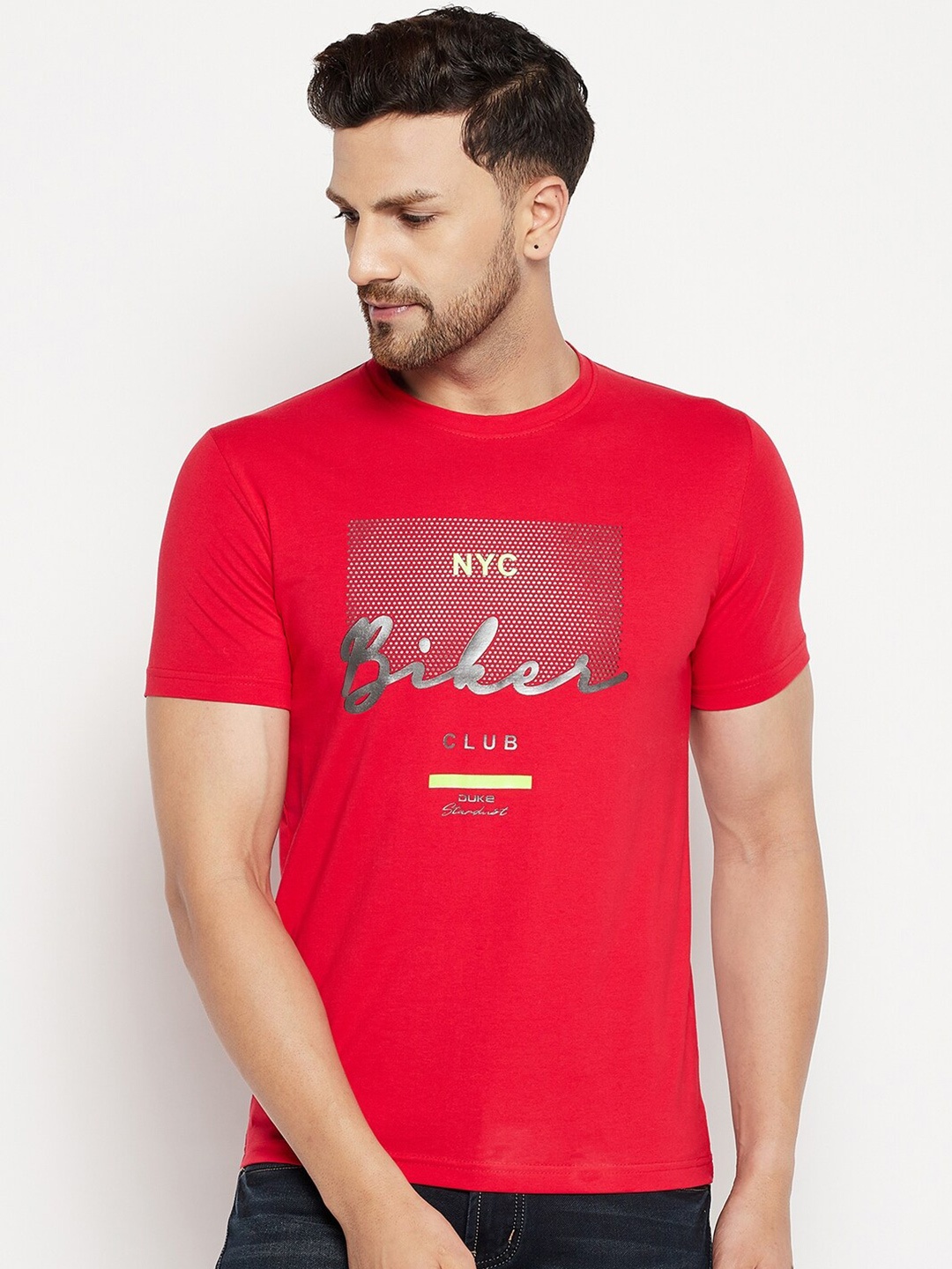 

Duke Men Red Typography Printed Slim Fit T-shirt