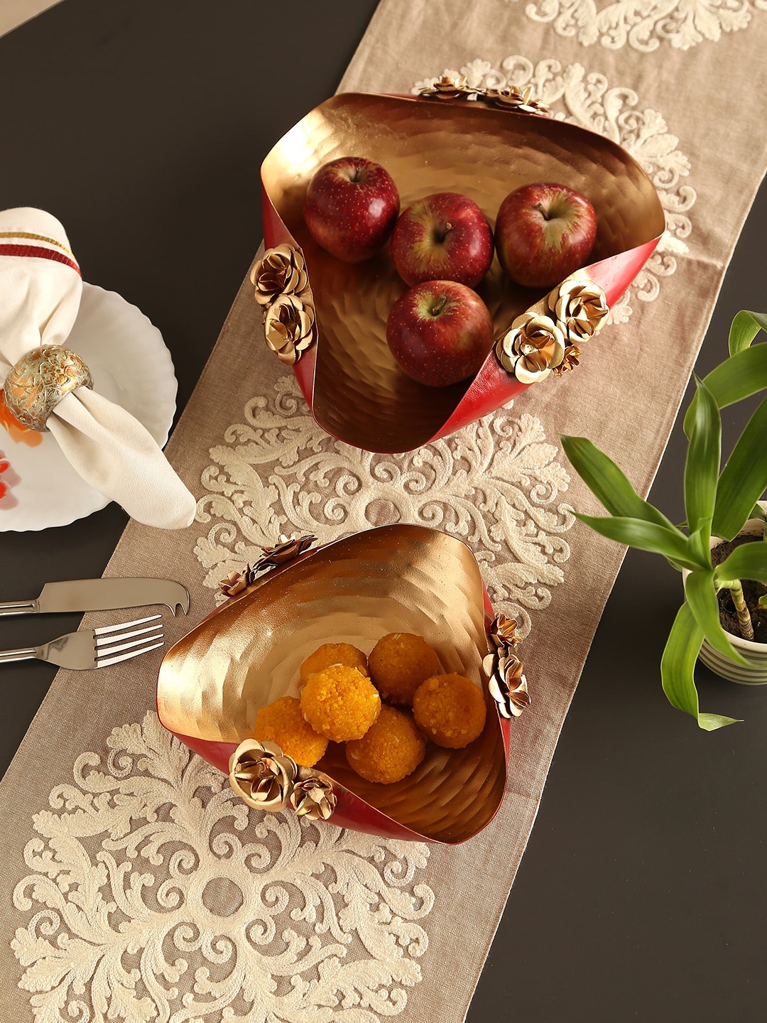 

Amoliconcepts Set of 2 Red & Gold Cast Iron Serveware