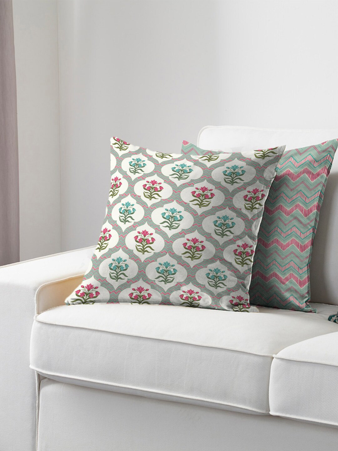 

HomeTown White & Green Ethnic Motifs Square Cushion Covers
