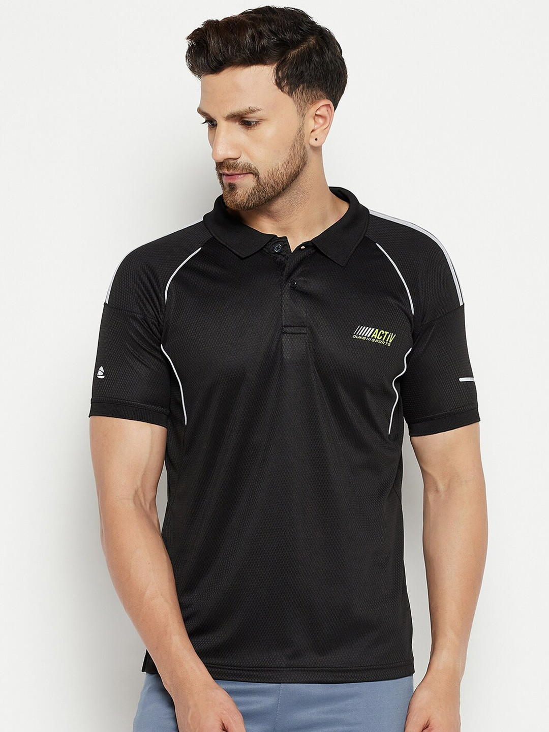 

Duke Men Black Solid Drop-Shoulder Sleeves Polyester T-shirt