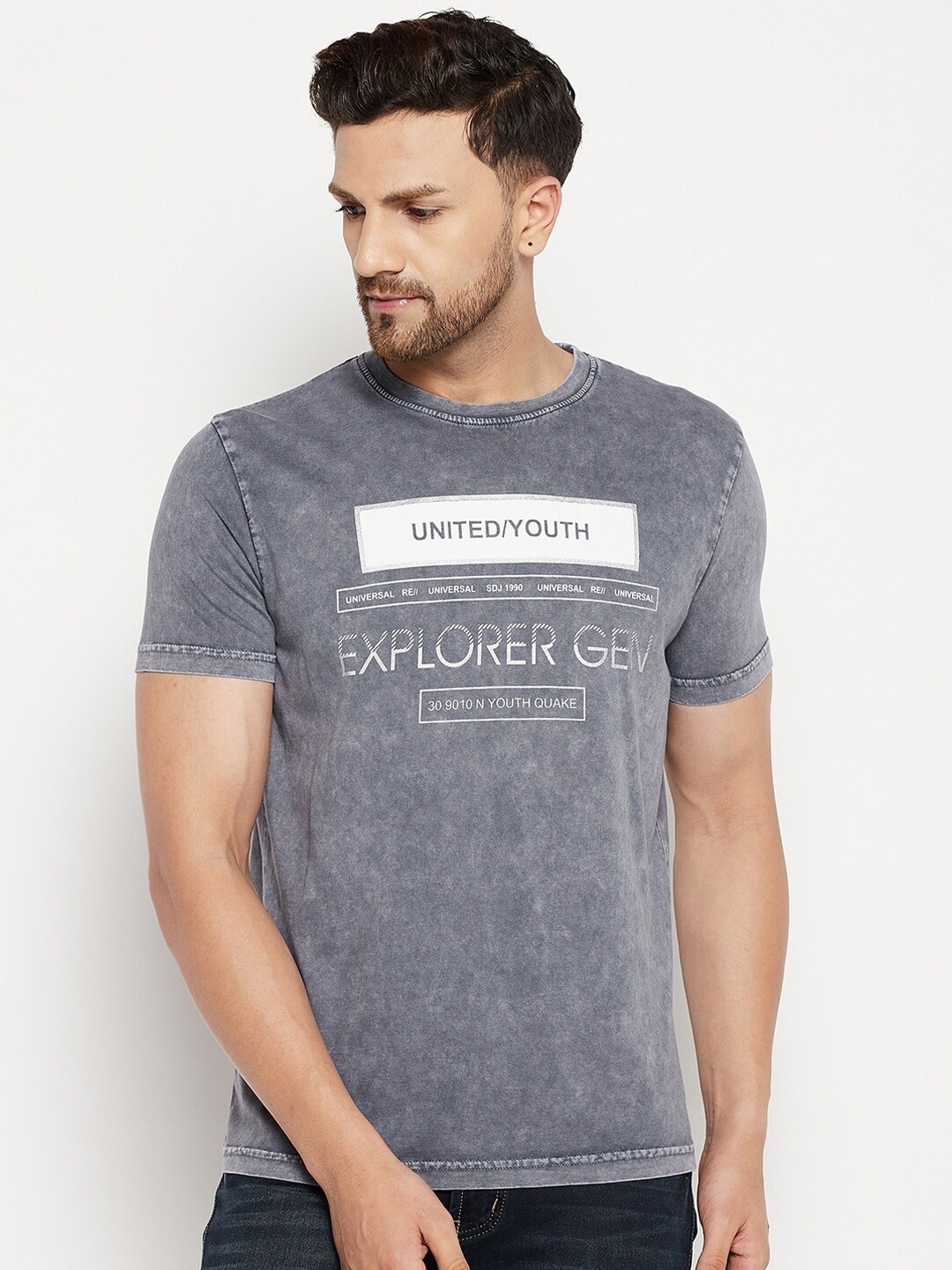 

Duke Men Grey Typography Printed Cotton T-shirt