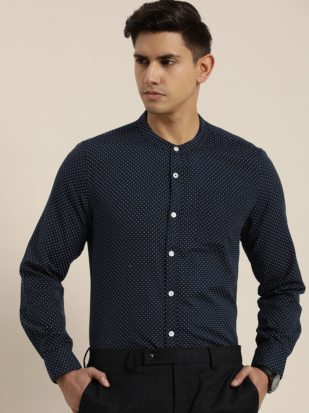 

INVICTUS Men Slim Fit Polka Dots Printed Band Collar Sustainable Casual Shirt, Navy blue