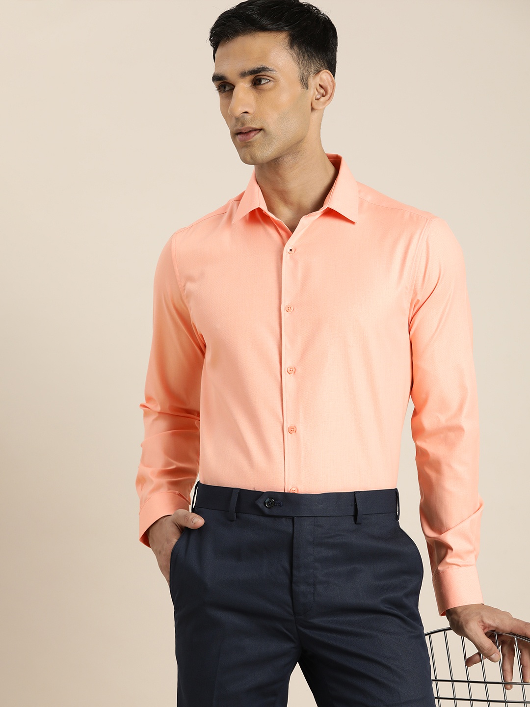 

INVICTUS Men Slim Fit Formal Shirt, Peach