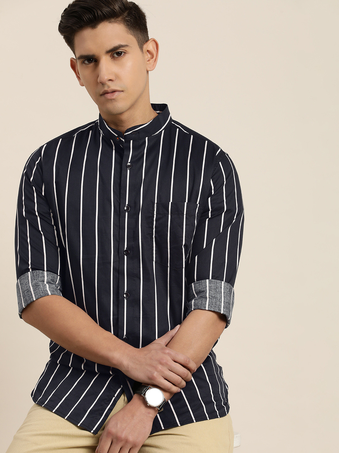 

INVICTUS Men Slim Fit Striped Pure Cotton Casual Shirt, Black