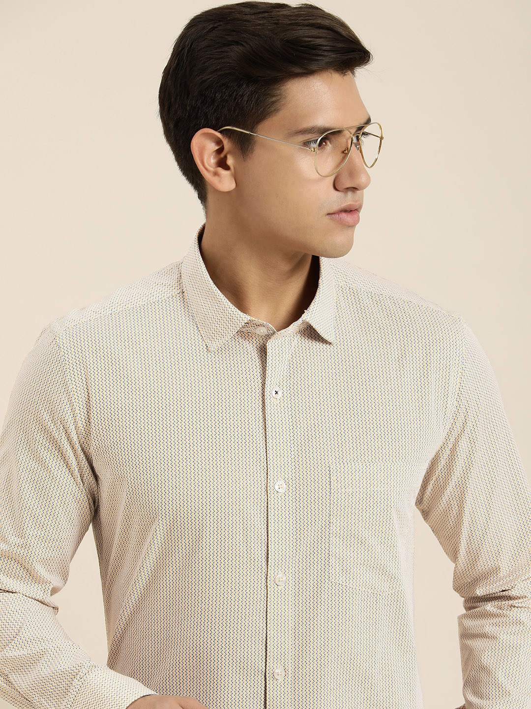

INVICTUS Men Slim Fit Micro-Ditsy Geometric Printed Pure Cotton Formal Shirt, Beige