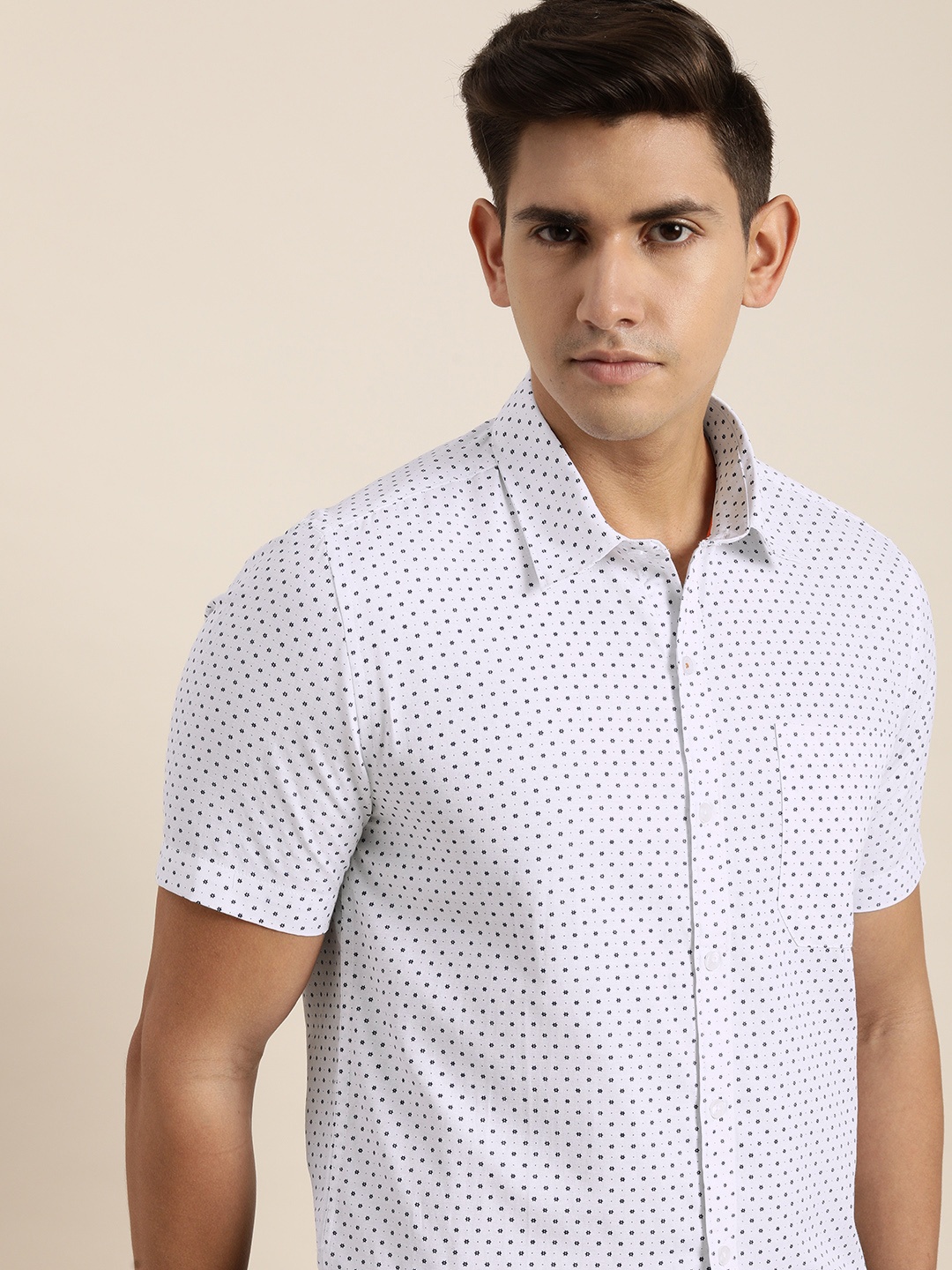 

INVICTUS Men Slim Fit Micro Ditsy Printed Casual Shirt, White