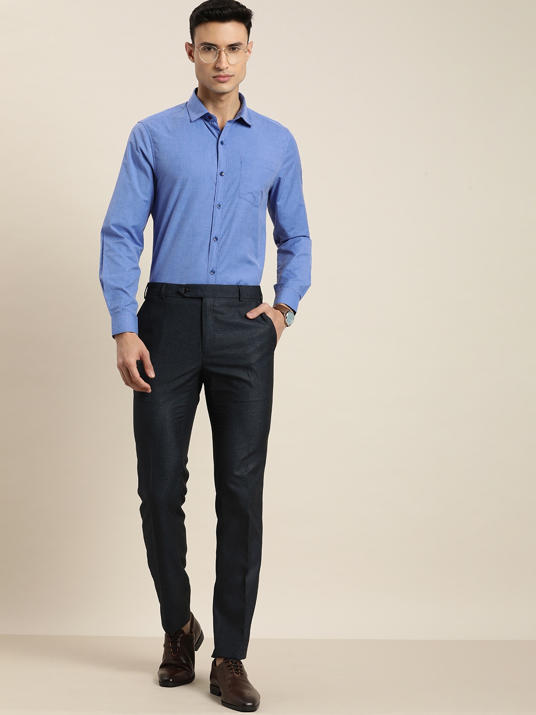 

INVICTUS Men Solid Slim Fit Spread Collar Semiformal Shirt, Blue