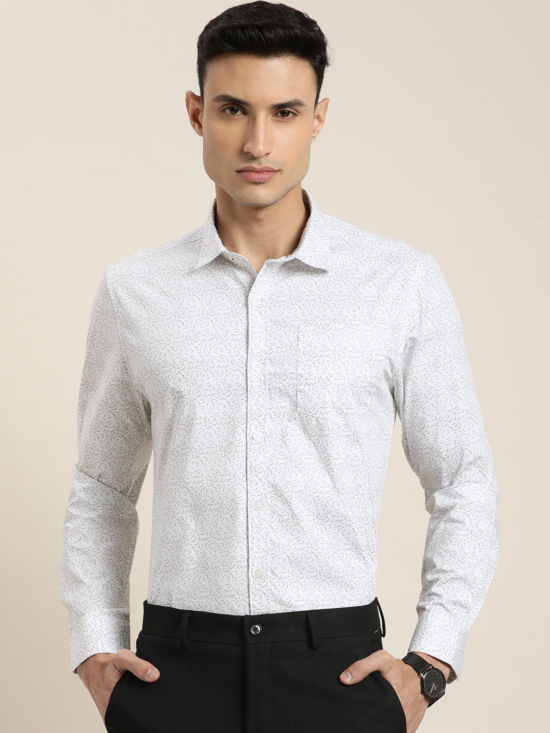 

INVICTUS Men Slim Fit Floral Printed Spread Collar Semiformal Shirt, White