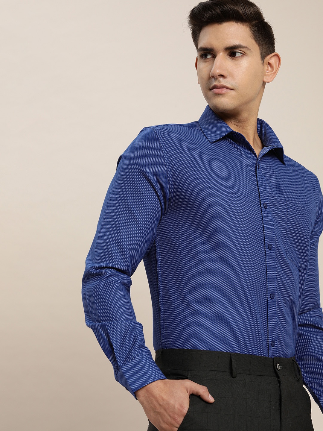 

INVICTUS Men Self Design Slim Fit Formal Shirt, Blue