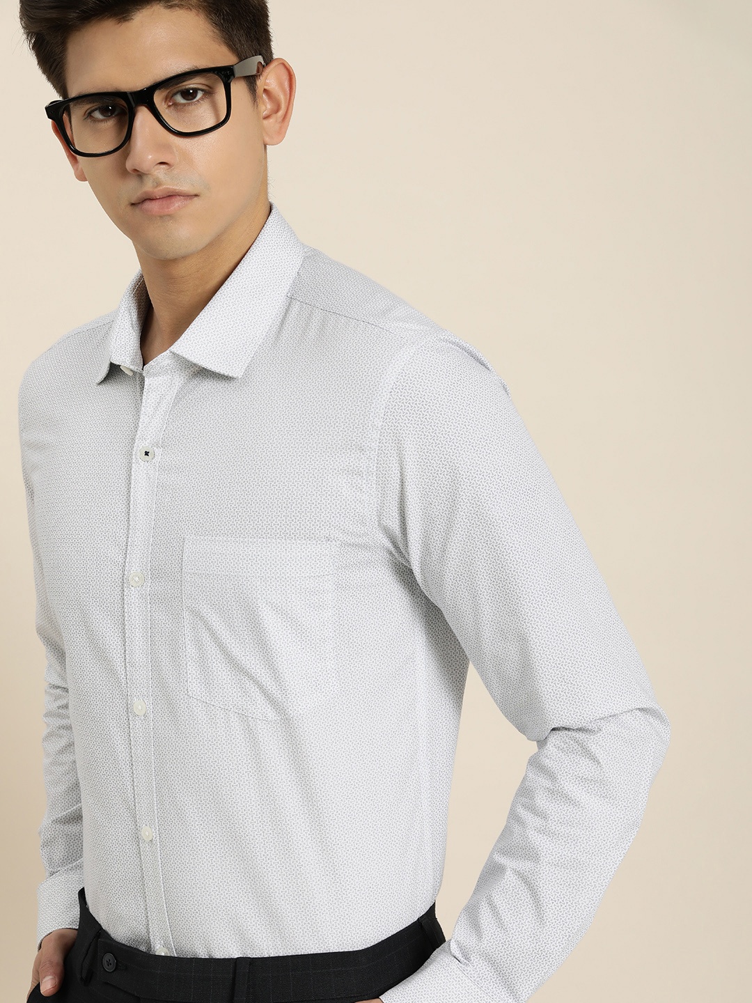 

INVICTUS Men Slim Fit Micro-Ditsy Printed Pure Cotton Formal Shirt, White