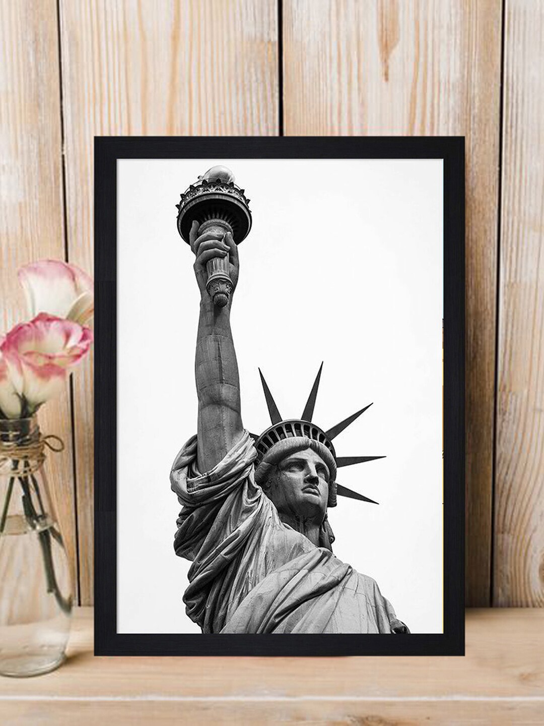 

Gallery99 White "Statue of Liberty" Framed Canvas Home Wall Art