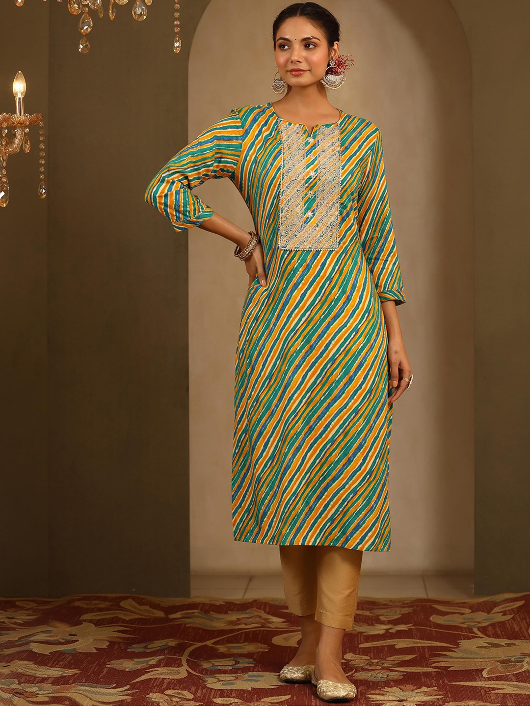 

SCAKHI Women Green & Yellow Ethnic Motifs Striped Indie Prints Kurta