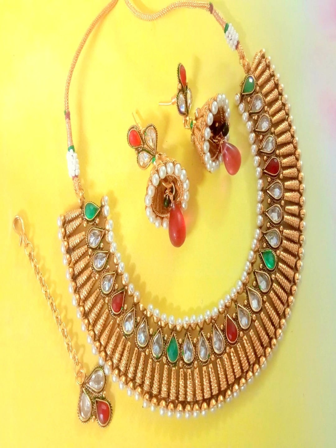 

Runjhun Gold-Plated White & Green Kundan Studded & Beaded Jewellery Set