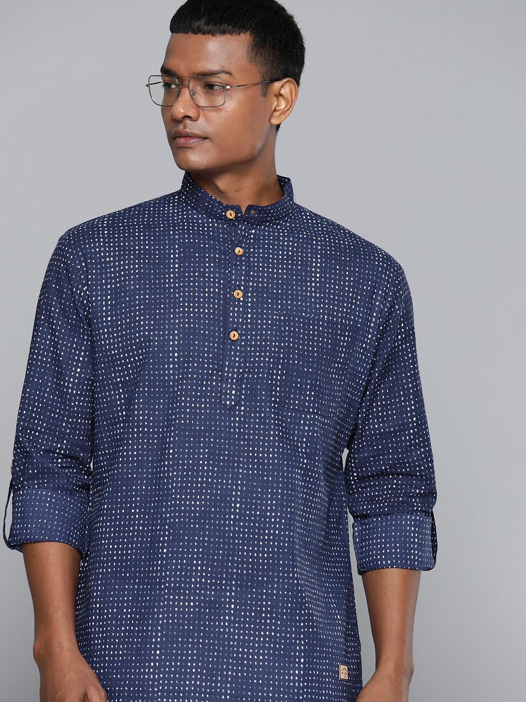 

DENNISON Men Navy Blue & White Geometric Printed Kurta