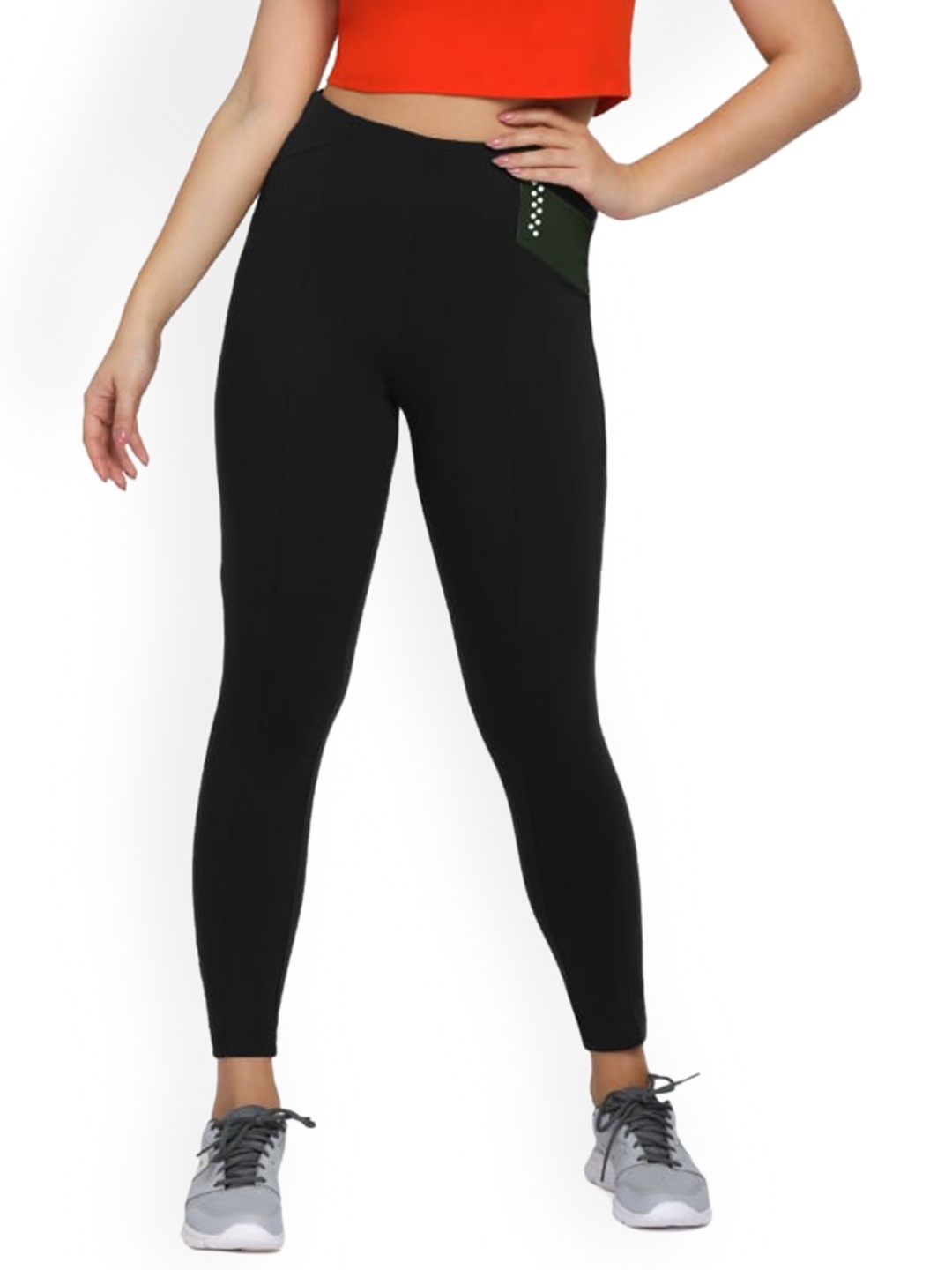 

La Aimee Women Black Solid Tights