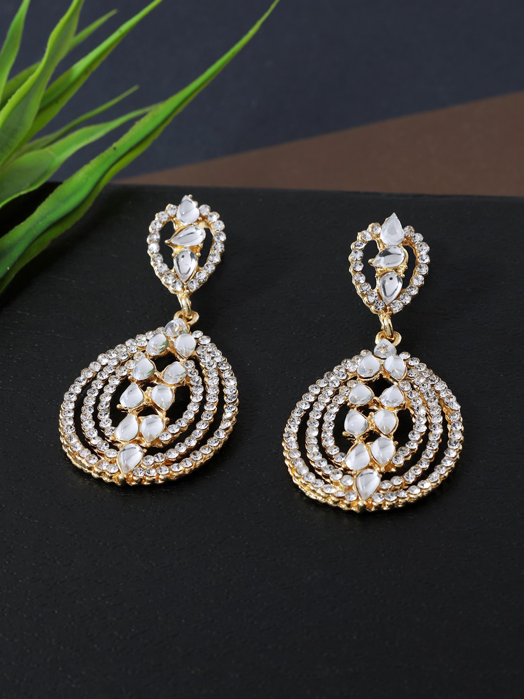 

AccessHer Gold-Toned Oval Drop Earrings