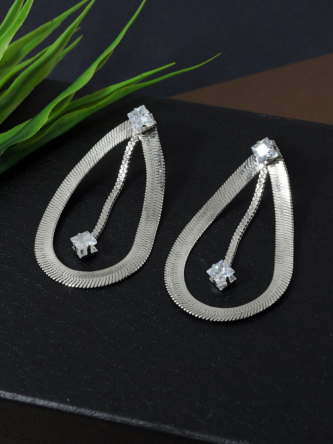 

AccessHer Silver-Toned Silver Plated Teardrop Shaped Drop Earrings