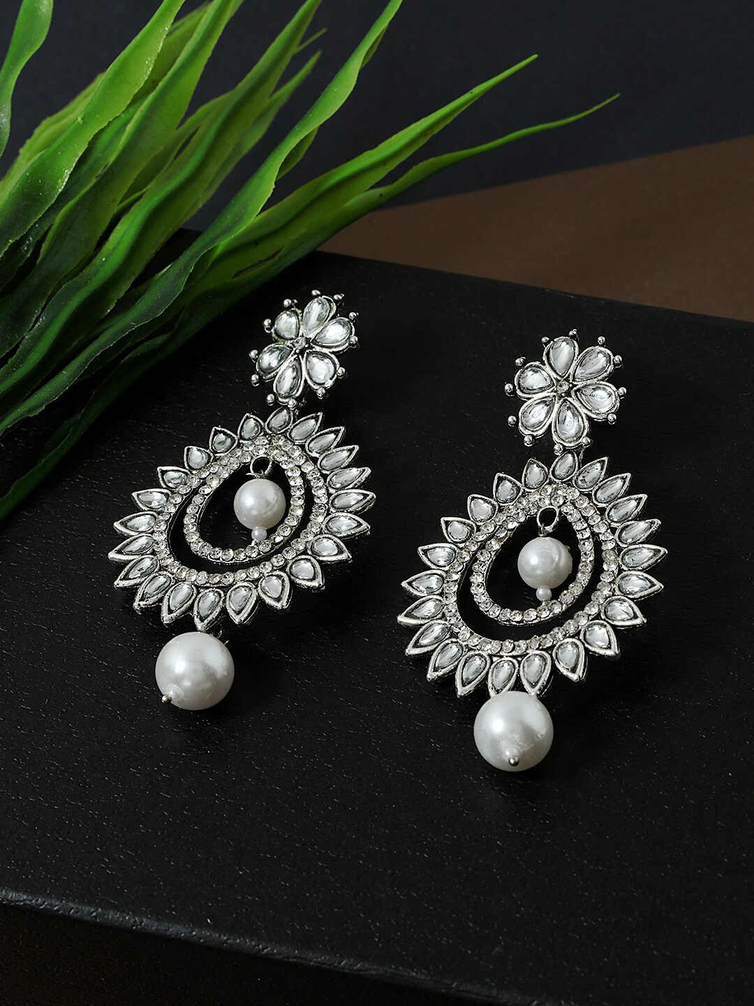 

AccessHer Silver-Plated Teardrop Shaped Drop Earrings