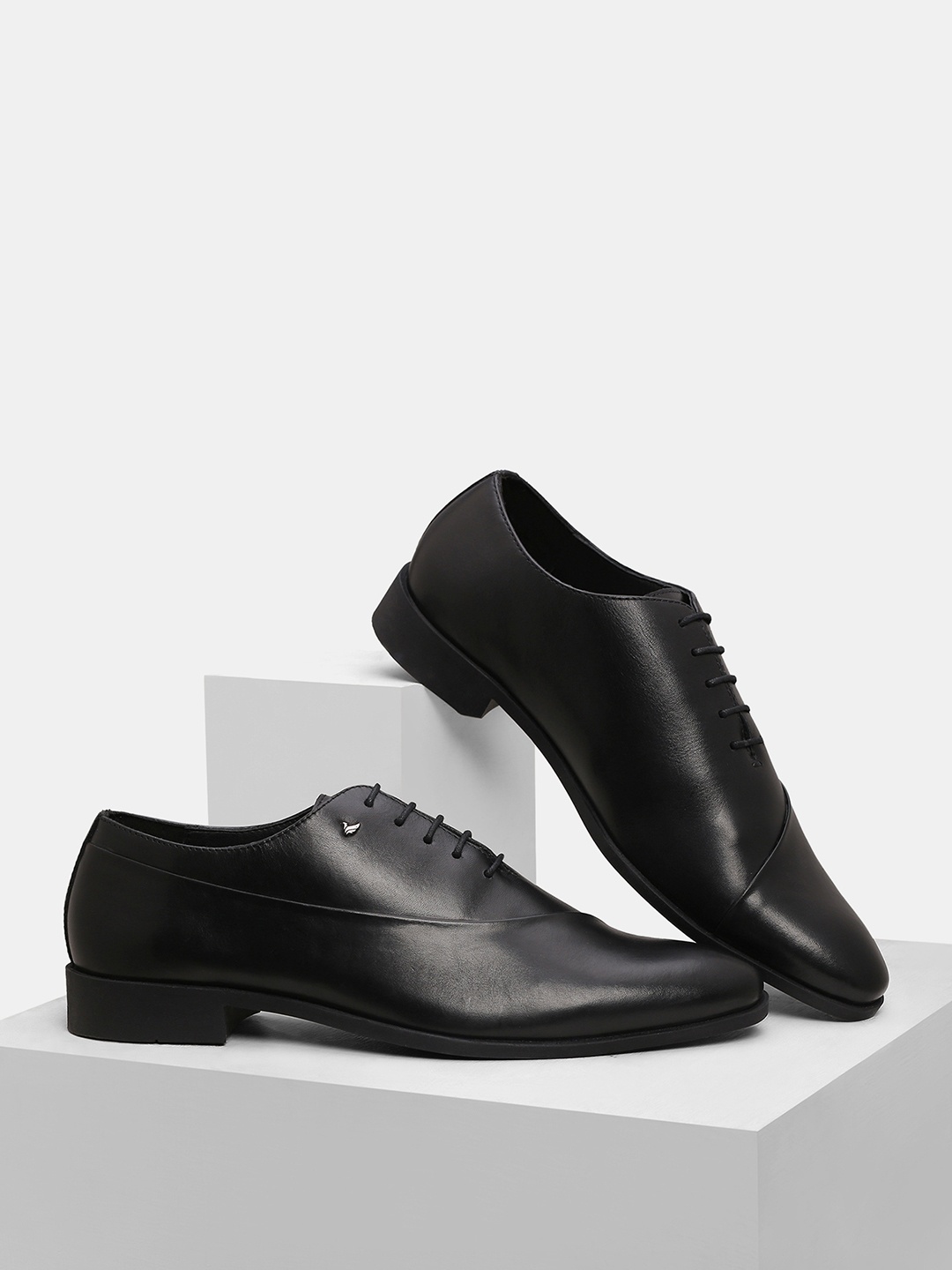 

Blackberrys Men Black Solid Derbys Formal Shoes