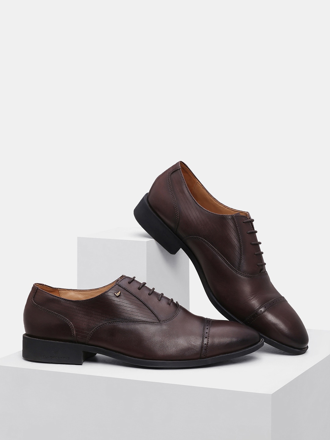 

Blackberrys Men Brown Solid Leather Formal Derbys