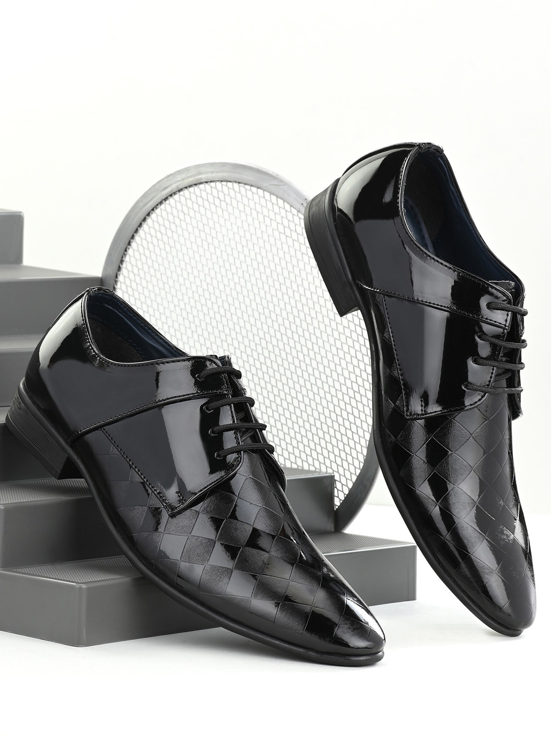 

INVICTUS Men Black Solid Formal Leather Derbys