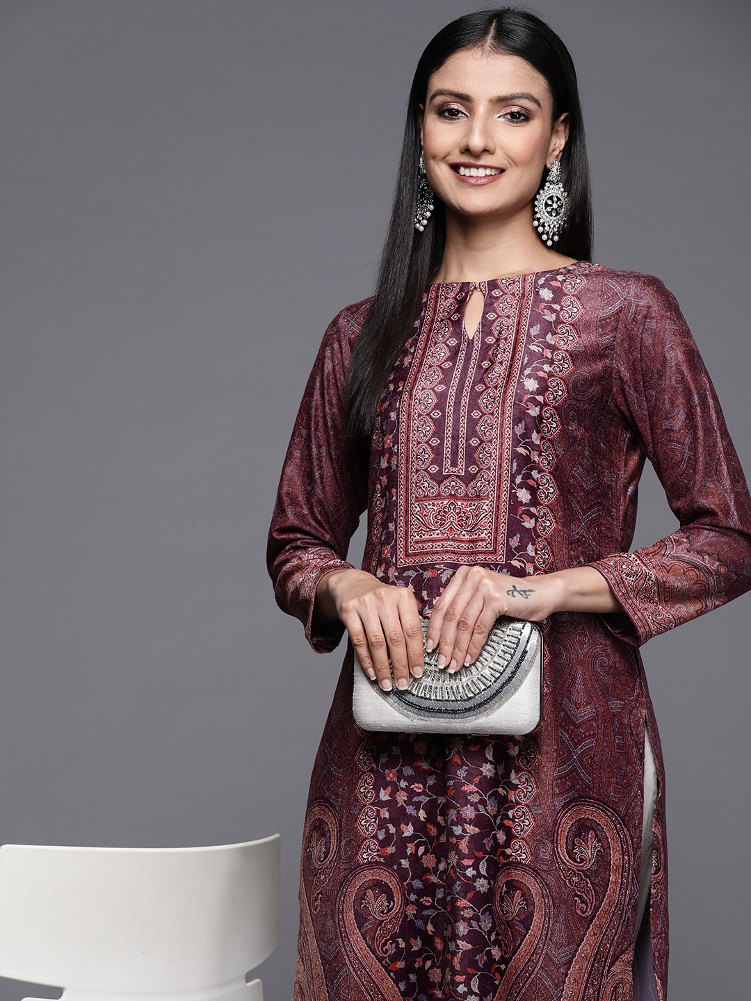 

Libas Women Burgundy Ethnic Motifs Printed Keyhole Neck Velvet Kurta
