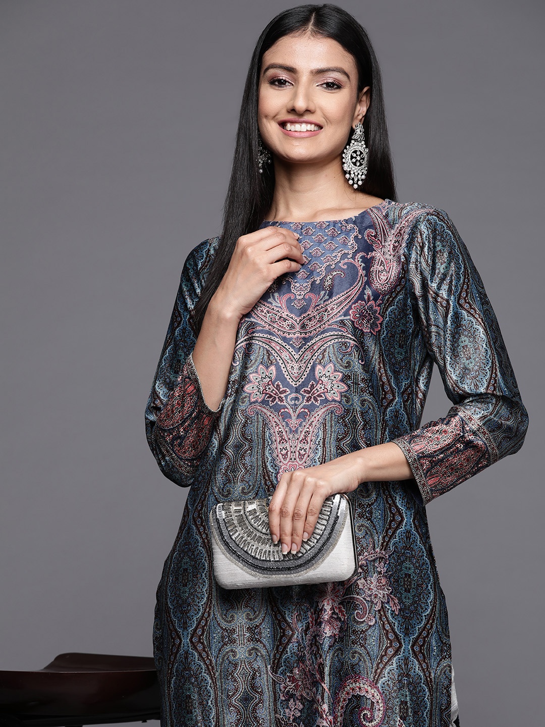 

Libas Women Multicoloured Paisley Printed Velvet Kurta, Multi