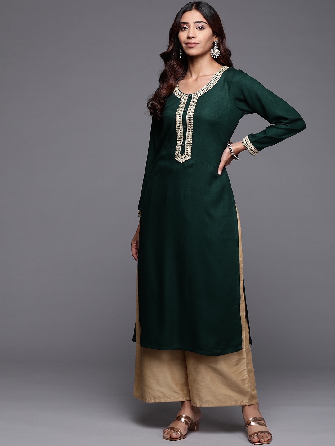 

Libas Women Green Pashmina Wool Geometric Embroidered Thread Work Kurta