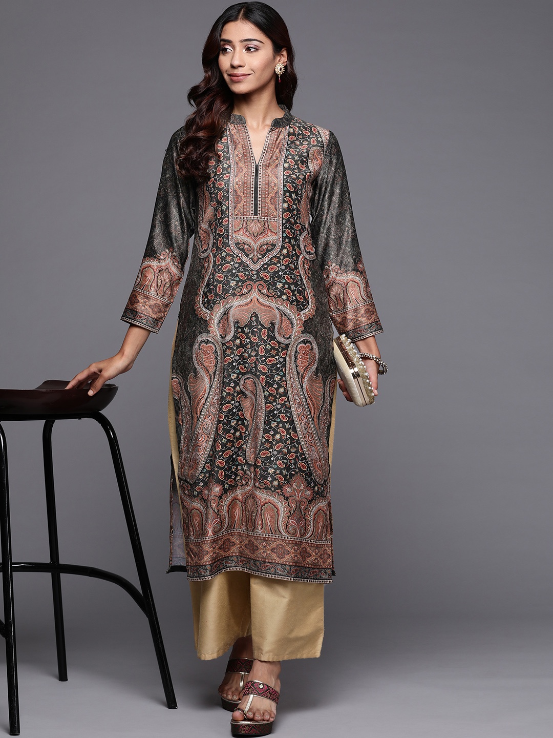 

Libas Women Olive Green Paisley Printed Velvet Kurta