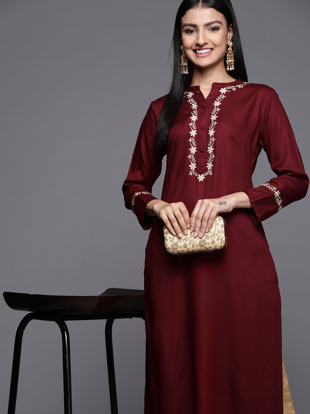 

Libas Women Maroon Pashmina Wool Floral Embroidered Thread Work Kurta