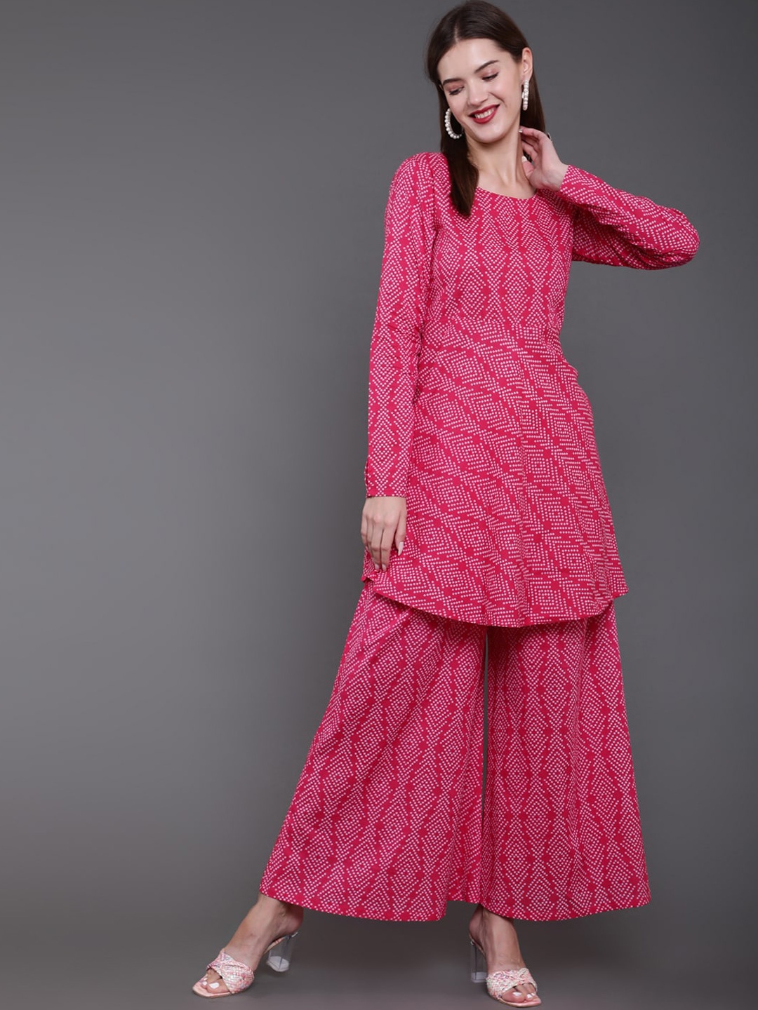 

antaran Women Pink Bandhani Printed Gotta Patti Pure Cotton Kurta with Palazzos