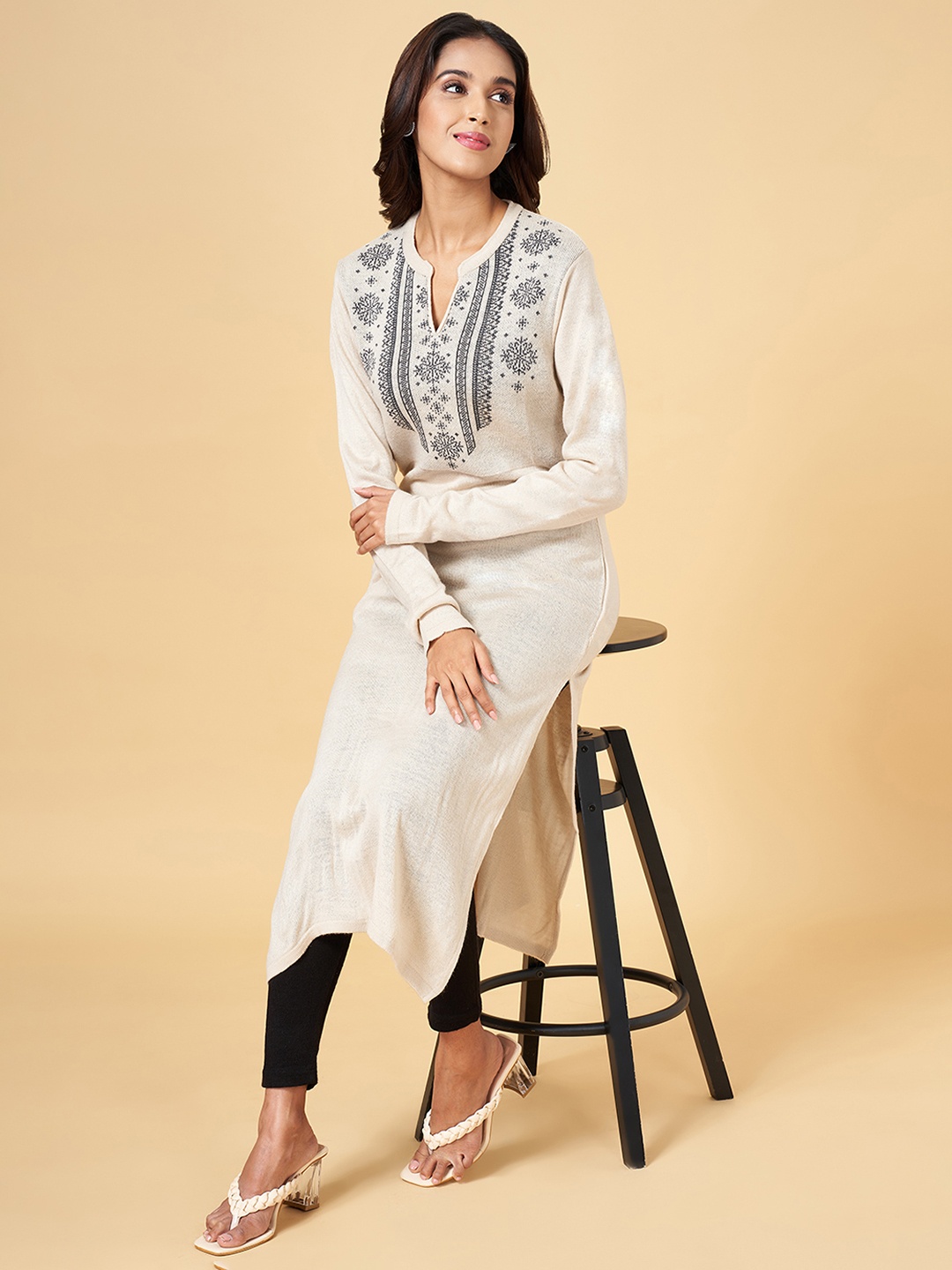 

RANGMANCH BY PANTALOONS Women Off White Yoke Design Kurta