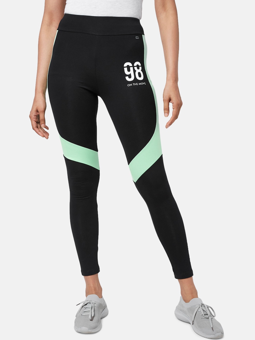 

Ajile by Pantaloons Women Black & Green Solid Tights
