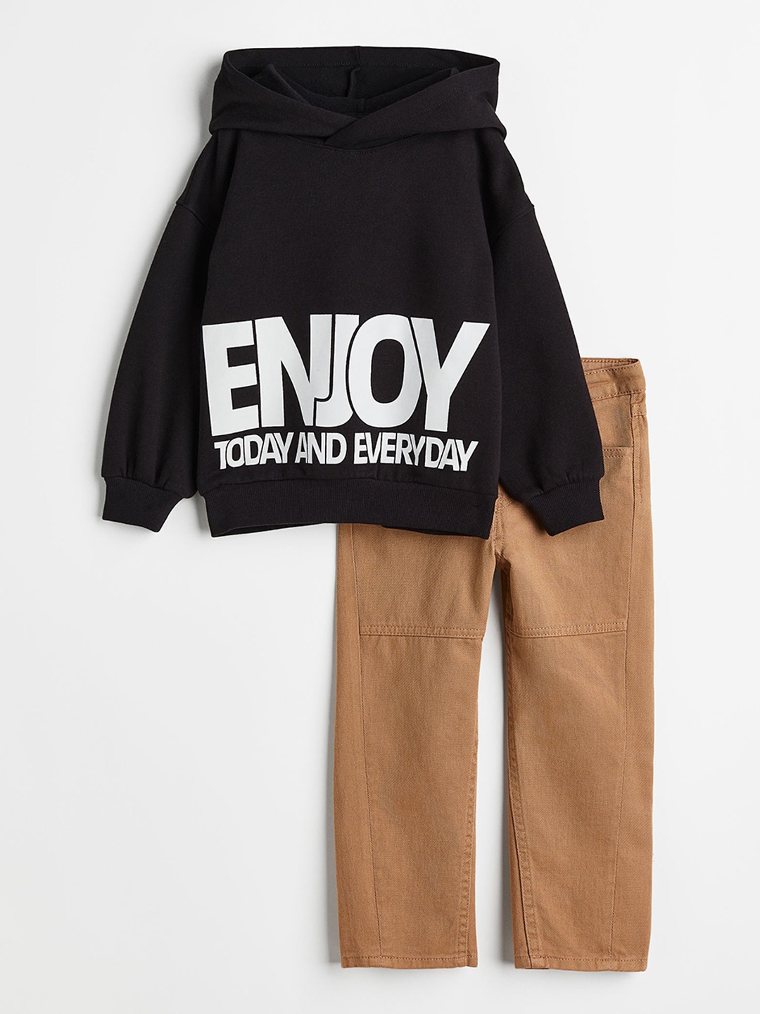 

H&M Boys Beige Printed Sweatshirt