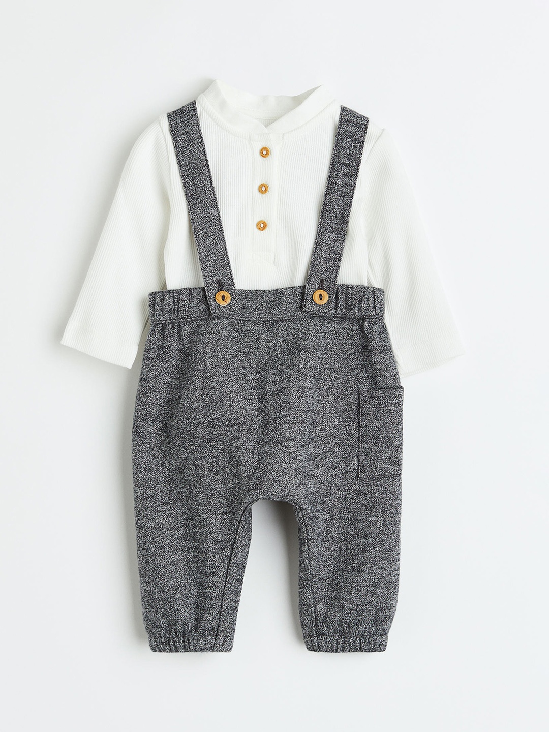 

H&M Boys 2 Piece Grey & White Solid Bodysuit