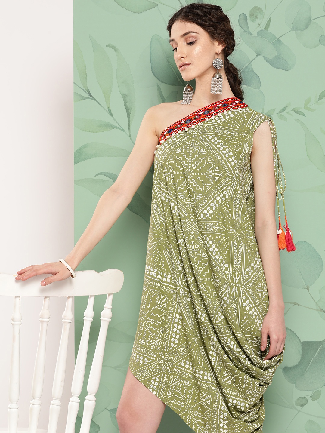 

Sangria OneShoulder Embroidered Asymmetric Ethnic Dress, Green