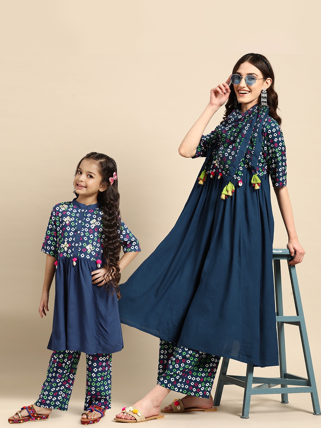 

Sangria Women Bandhani Printed Kurta with Palazzos & Scarf, Navy blue