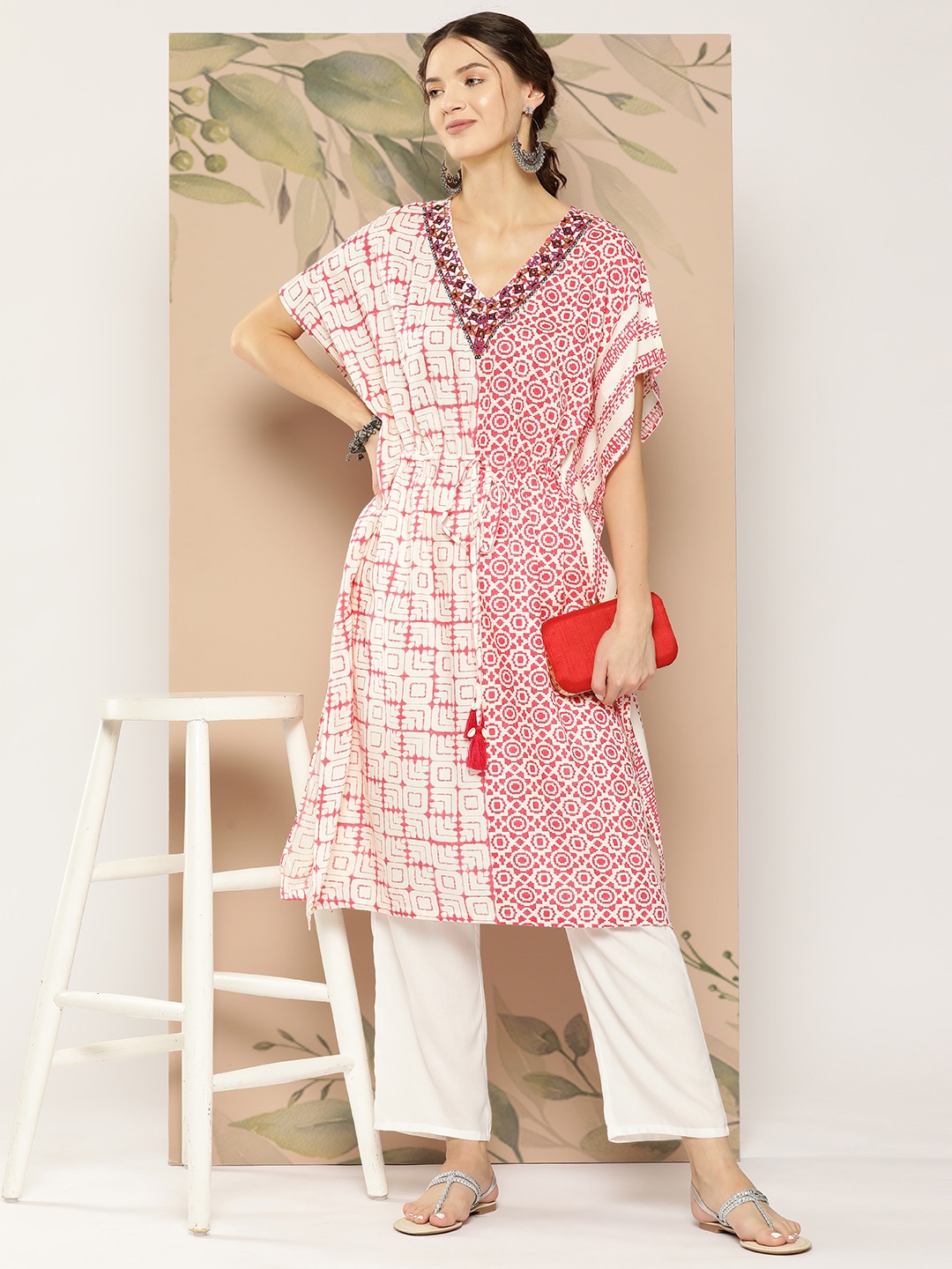 

Sangria Pastel Red Naazo Se Pali Geometric Printed Kaftan Kurta, Off white